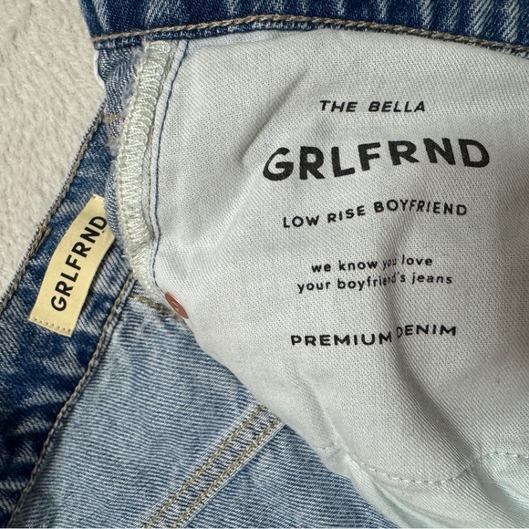 GRLFRND sz 28 Jeans BELLA LOW RISE BOYFRIEND Relaxed Straight Raw Hem 32” inseam - Picture 3 of 8
